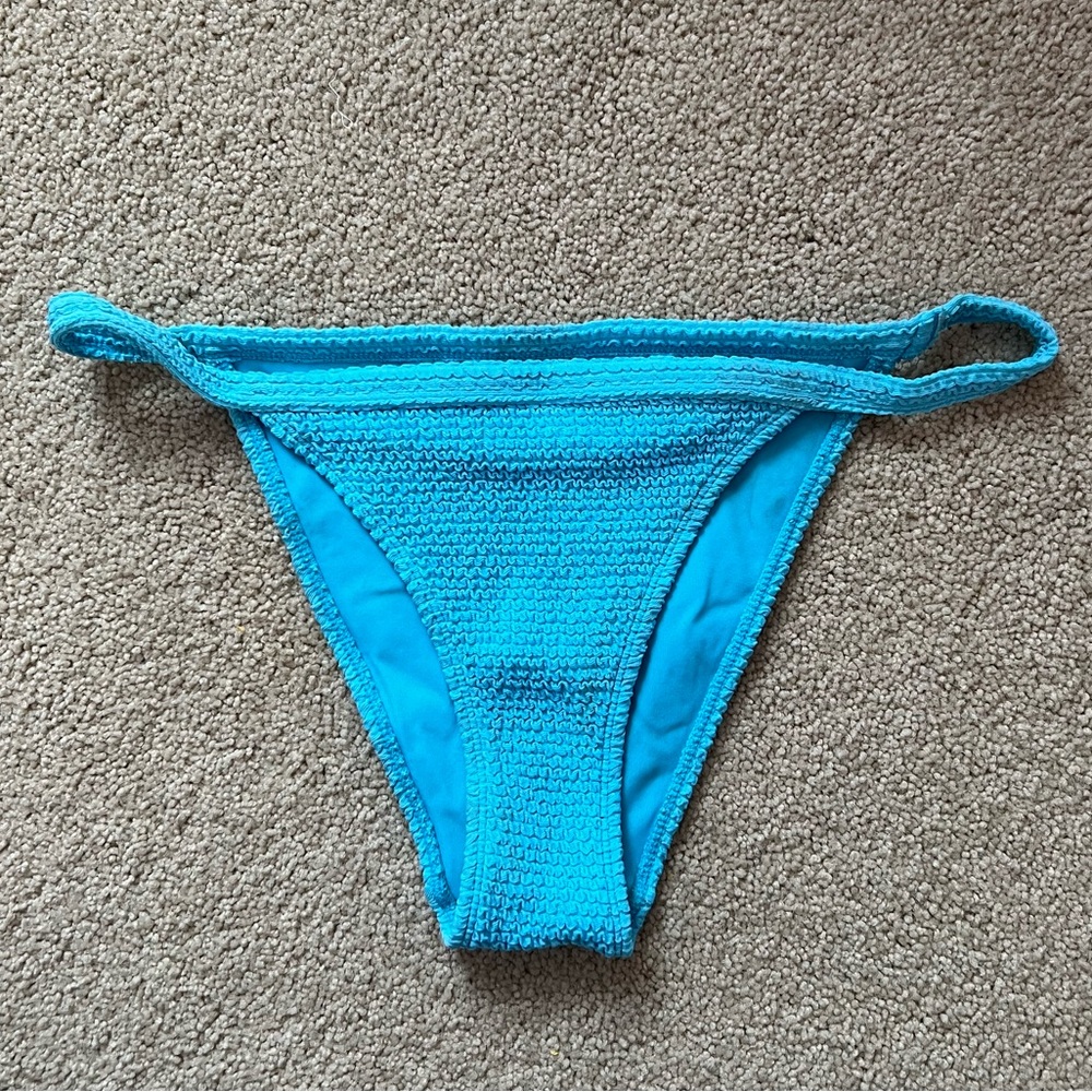 Blue high waisted swim suit bottoms